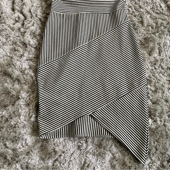 Bebe NWOT Black & White Racerback Dress Size XS - Picture 7 of 8